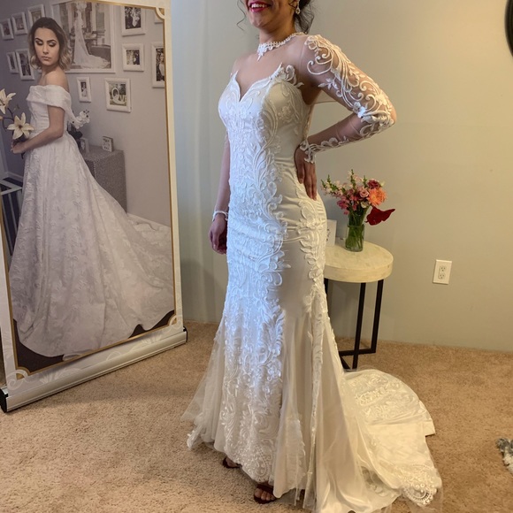 Profile Picture of Made to shine -bridal Bridal (@madetoshine_) on Poshmark