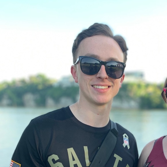 Profile Picture of Cj Foster (@cjfoster20) on Poshmark