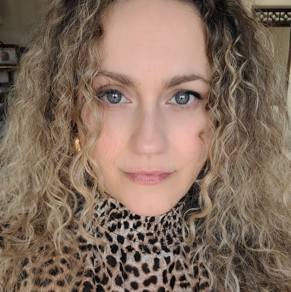 Profile Picture of Sarah Lafarge (@heysarah7) on Poshmark