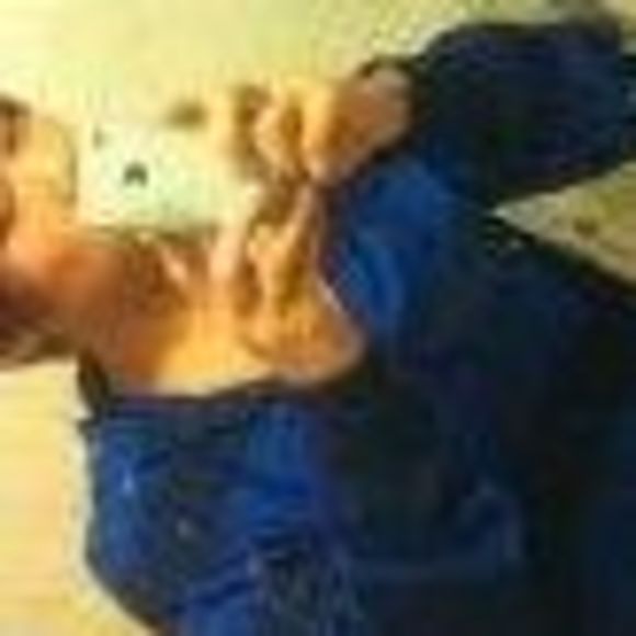 Profile Picture of Jian Chen (@574890703) on Poshmark