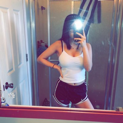 Profile Picture of Bella Verdugo (@bellaverdugo19) on Twitter