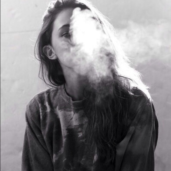 Profile Picture of Zoe Tatlock (@zoeetatlock) on Poshmark