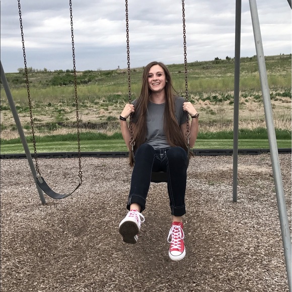 Profile Picture of Rachel Oftedahl (@racheloftedahl) on Poshmark