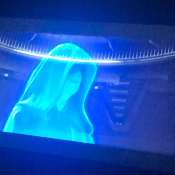 Profile Picture of Utin Cardinal (@utinc) on Poshmark