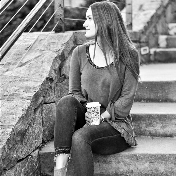 Profile Picture of Claire Walters (@cwalte) on Poshmark