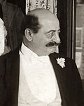 Profile Picture of Russell Bassetton Wikipedia