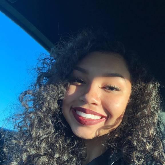 Profile Picture of Alanah Ventroy (@alanah_v) on Poshmark