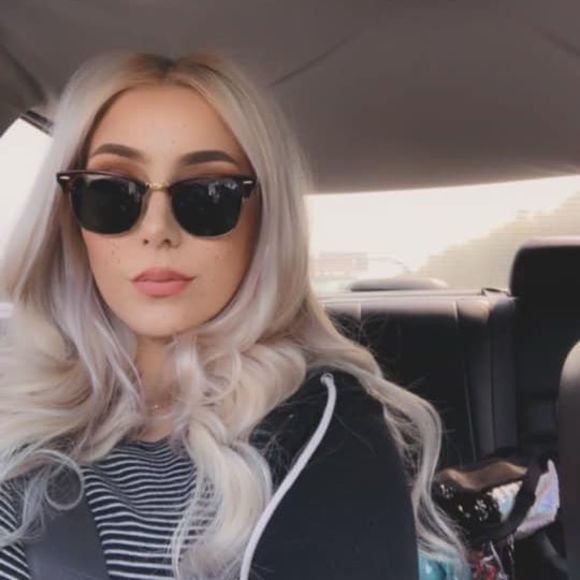 Profile Picture of Emily Macrum (@emilylynne123) on Poshmark