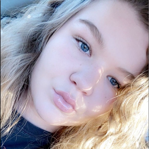 Profile Picture of Christian Leedom (@cfleedom) on Poshmark