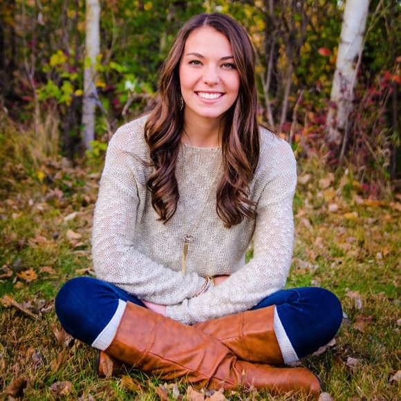 Profile Picture of Jaclyn Bergum (@jaclynbergum) on Poshmark