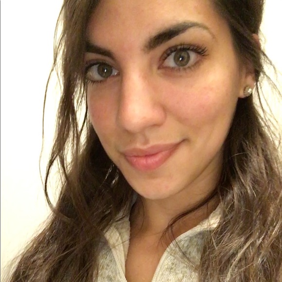 Profile Picture of Joyce Pashos (@joycethe5th) on Poshmark