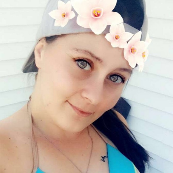 Profile Picture of Ericca Shavack (@ericcashavack) on Poshmark