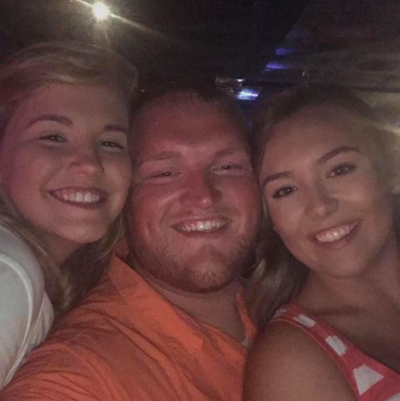 Samantha Brubaker - Poshmark Profile Picture of Samantha Brubaker (@sammiebrubru17) on Poshmark