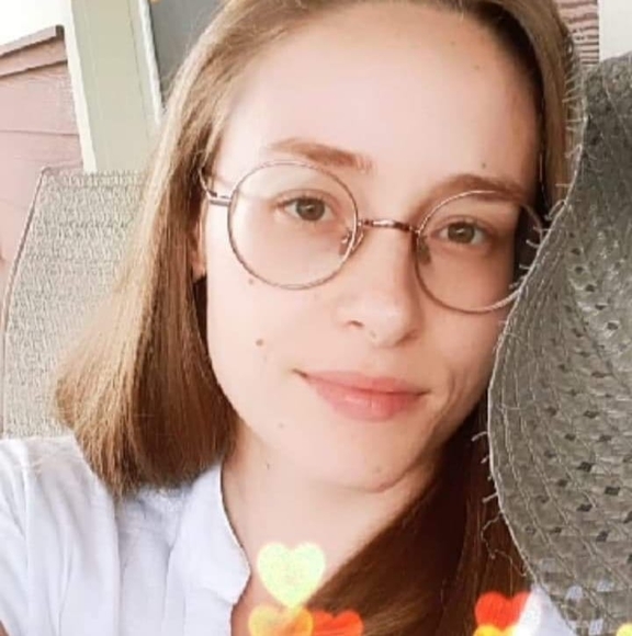 Racheal Gorbea - Poshmark Profile Picture of Racheal Gorbea (@rachealgorbea) on Poshmark