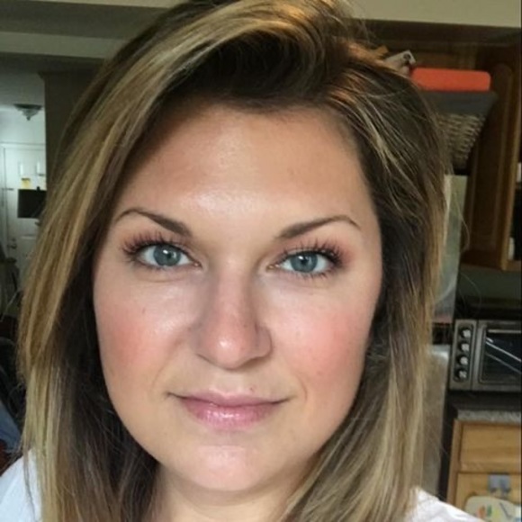 Profile Picture of Sarah Donato (@sarah_donato) on Poshmark