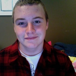 Profile Picture of Tyler Ashby (@papasmurf73) on Myspace