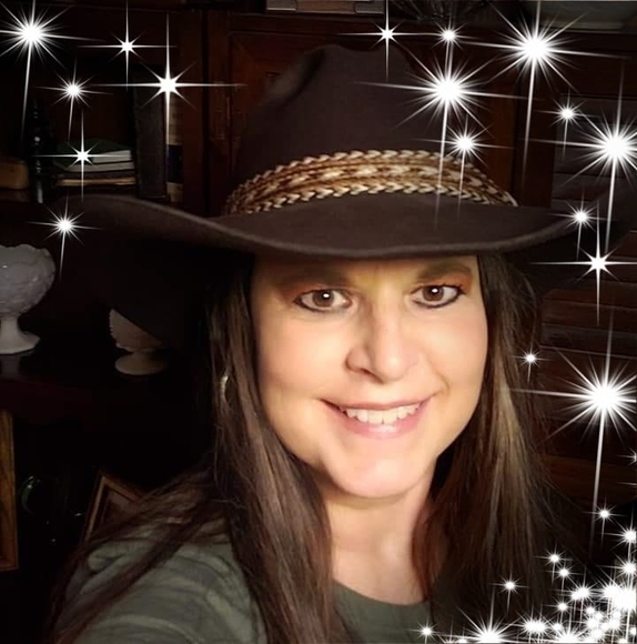 Profile Picture of Cheryl Chadick (@cchadick2002) on Poshmark