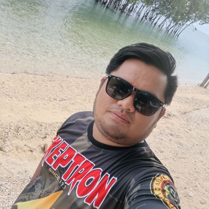 Profile Picture of Kenneth Racz (@kennethracz) on Tiktok