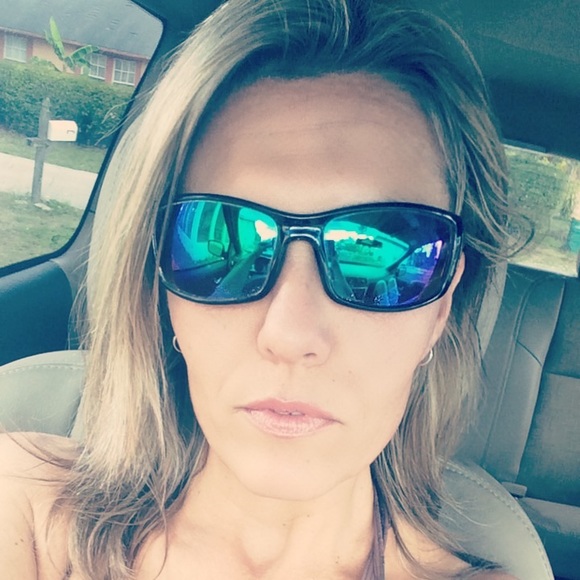 Profile Picture of Ginger Tomei (@gbeeps) on Poshmark