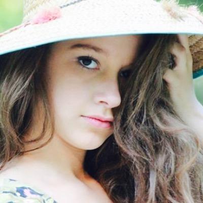 Profile Picture of Maya Reynolds (@MayaDorann) on Twitter