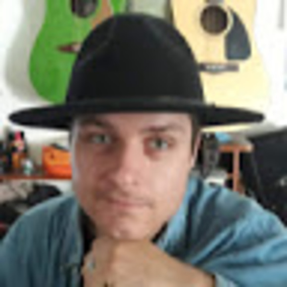 Profile Picture of Seth Gruebel (@sethgruebel) on Poshmark