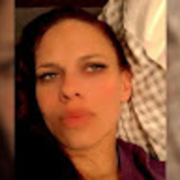 Profile Picture of Laura Schadow (@shortyluv8714) on Poshmark