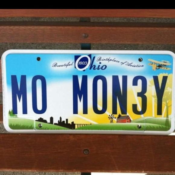 Profile Picture of John Momenee (@plusola) on Poshmark