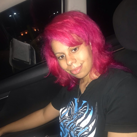 Profile Picture of Alexa Boyd (@starfiretamaran) on Poshmark