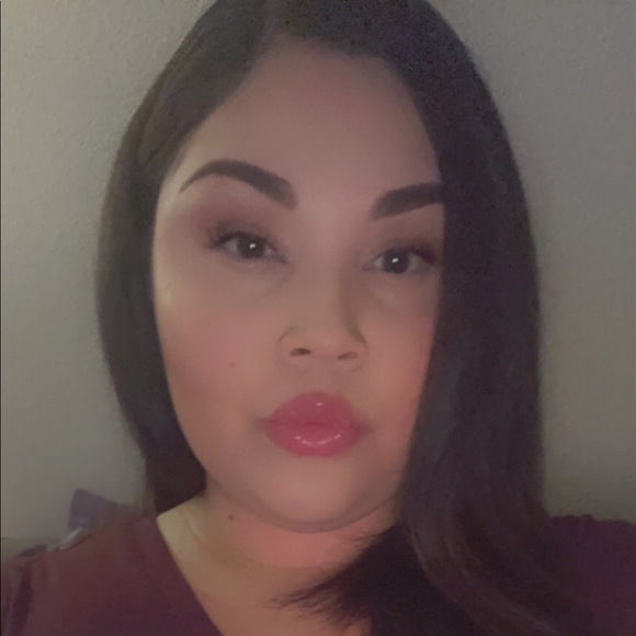 Profile Picture of Corene Gabot (@gabotc97) on Poshmark