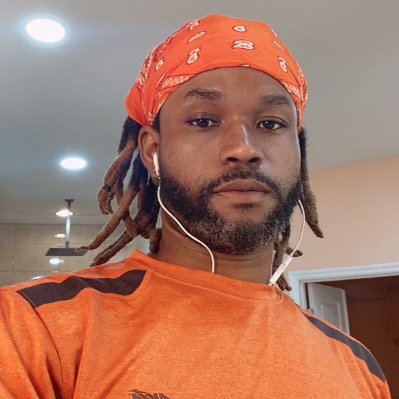 Profile Picture of Jonah Peter (@nicolasjay) on Poshmark