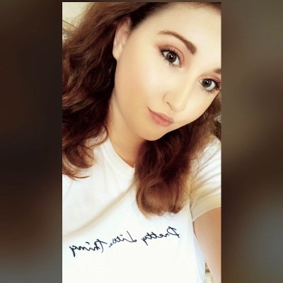 Profile Picture of Rebecca Mountain (@RebeccaMountai3) on Twitter