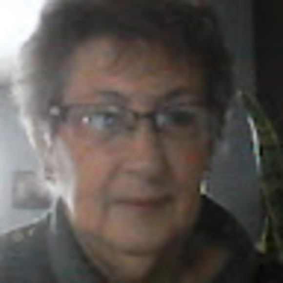 Profile Picture of Donna Minihane (@donnaminihane) on Poshmark