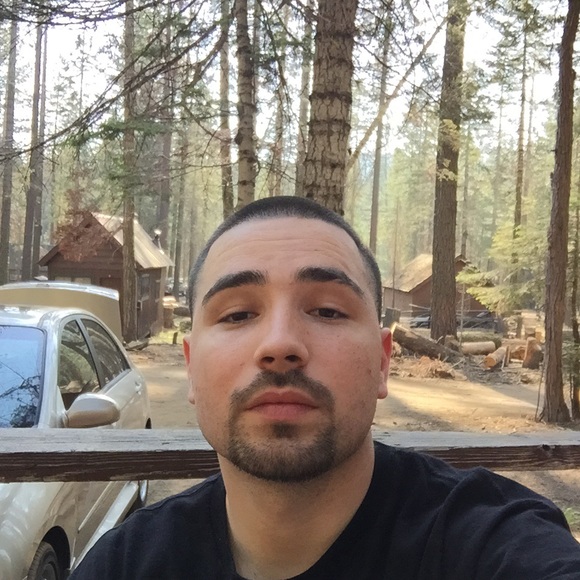 Profile Picture of Jacob Belveal (@jacobfresno) on Poshmark