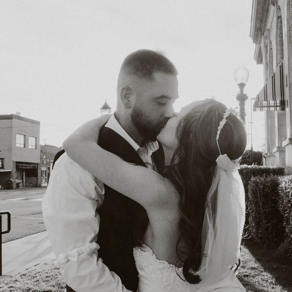 Profile Picture of Cierra Craig (@cierrabush74) on Poshmark