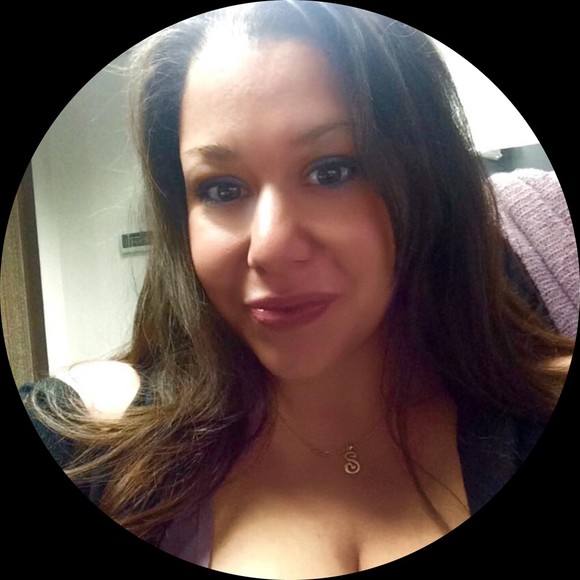 Stephanie Katz - Poshmark Profile Picture of Stephanie Katz (@skatzdesigns) on Poshmark
