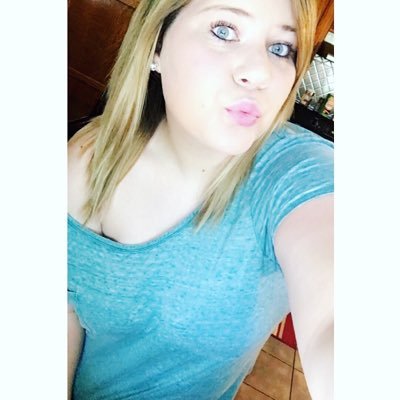 Profile Picture of Michelle Dufour (@_miccheellee__) on Twitter