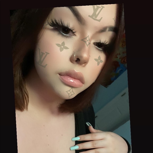 Profile Picture of Jenna Stamper (@jennastamper15) on Poshmark