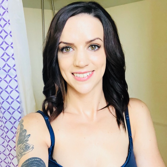 Profile Picture of Brittany Tillema (@tillema89) on Poshmark