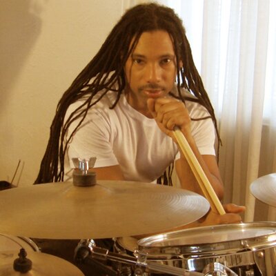 Profile Picture of Chris Buck Ingham (@buckdrums) on Twitter