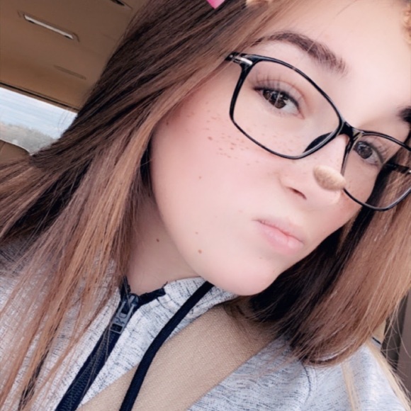 Profile Picture of Carmen Horsman (@carmenhorsman) on Poshmark