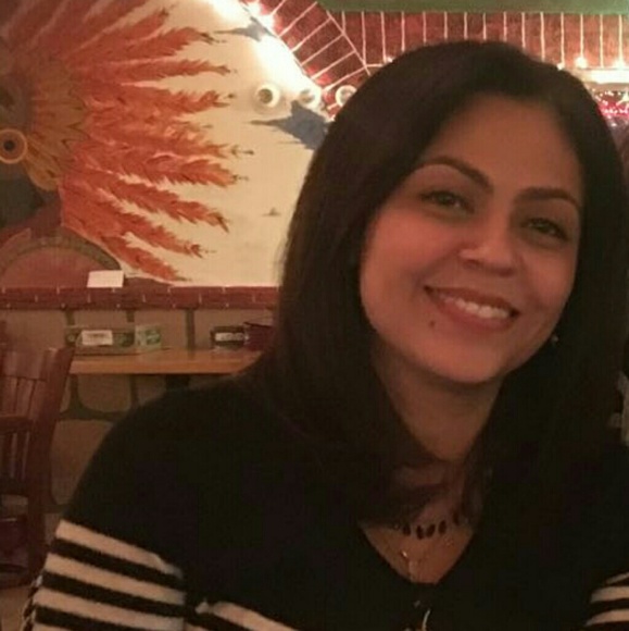 Profile Picture of Paula a Oliveras (@paulaao03) on Poshmark