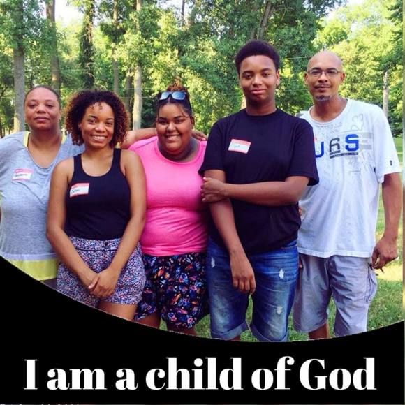 Profile Picture of Georjeanna Wilkey (@mommawilk) on Poshmark