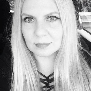 Profile Picture of Gianna Adams (@sixstringsiren) on Myspace