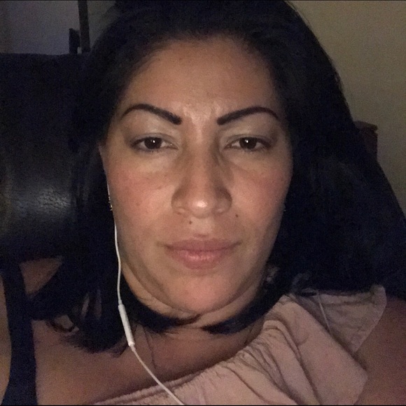 Profile Picture of Isis Cabrera (@isiscabrera12) on Poshmark
