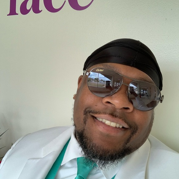 Profile Picture of Donta Daniel (@dontadaniel) on Poshmark