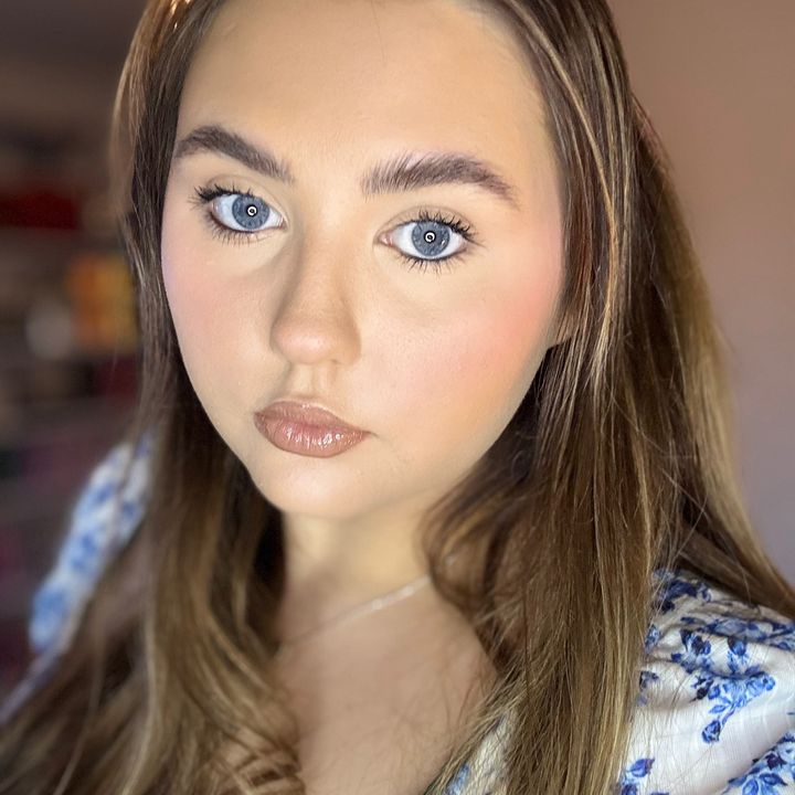 Profile Picture of Jess | BookTok 🩷 (@bookaddictionjess) on Tiktok