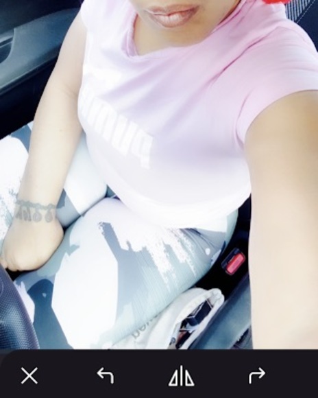 Profile Picture of Tonja Houston small (@tlhsmall52) on Poshmark