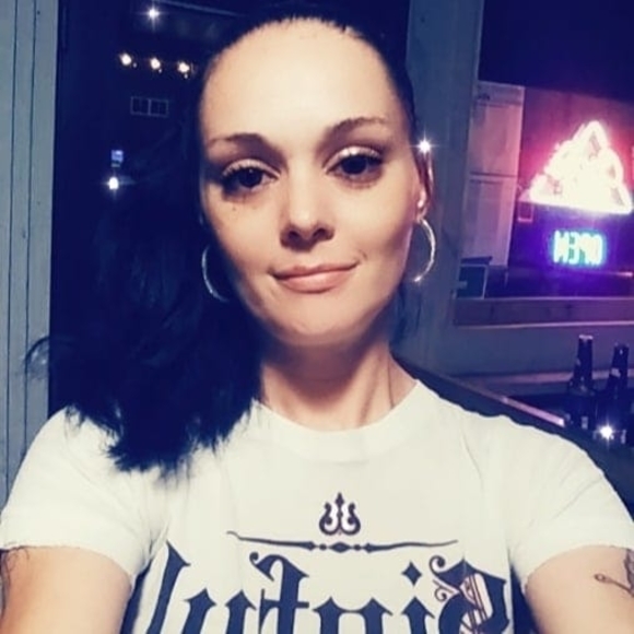 Profile Picture of Ashlea Rawlins (@technician) on Poshmark
