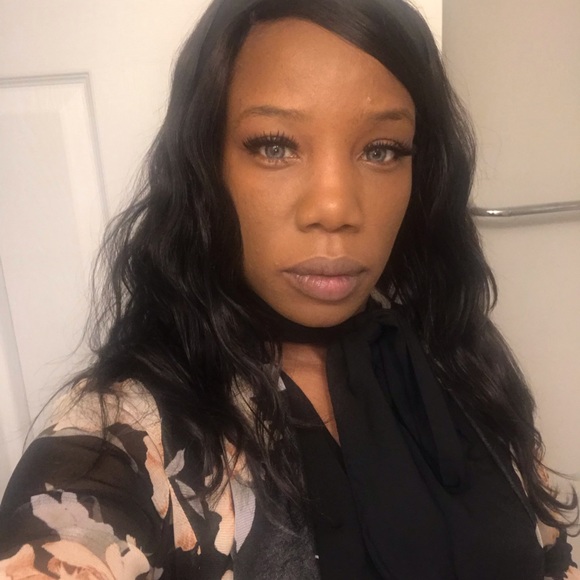 Profile Picture of Aprille Freeman (@aprillelana) on Poshmark