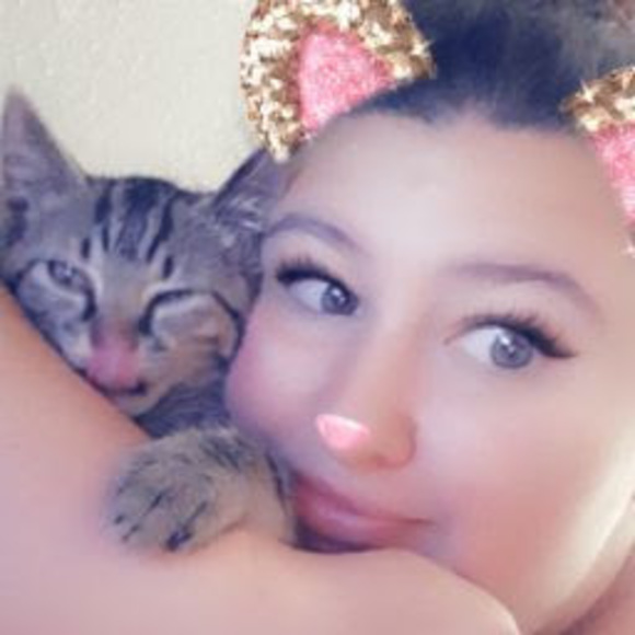 Profile Picture of Crissy Conradi (@crissyconrad230) on Poshmark